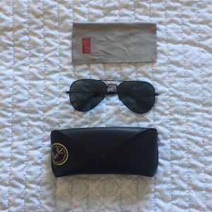 Black polarized aviator Ray Bans